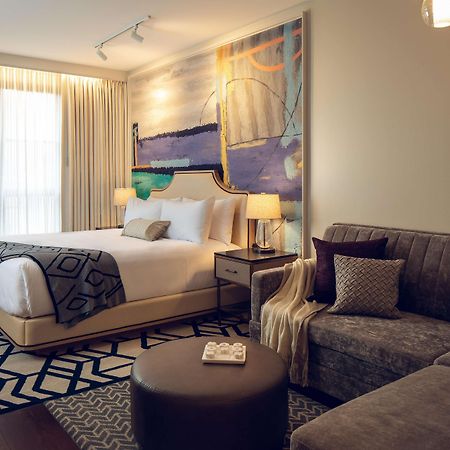 Sophy Hyde Park Hotel Chicago Bagian luar foto