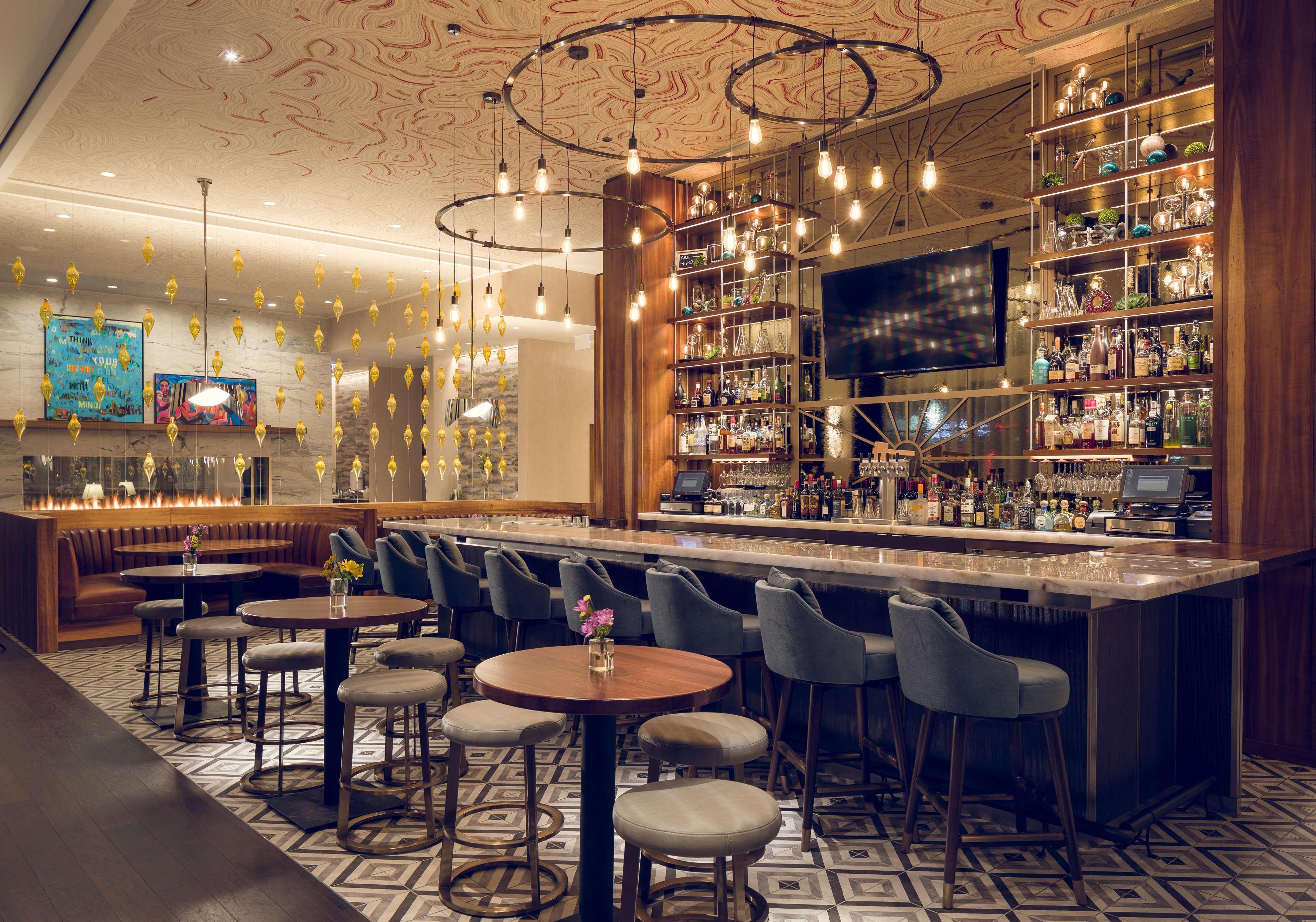 Sophy Hyde Park Hotel Chicago Bagian luar foto