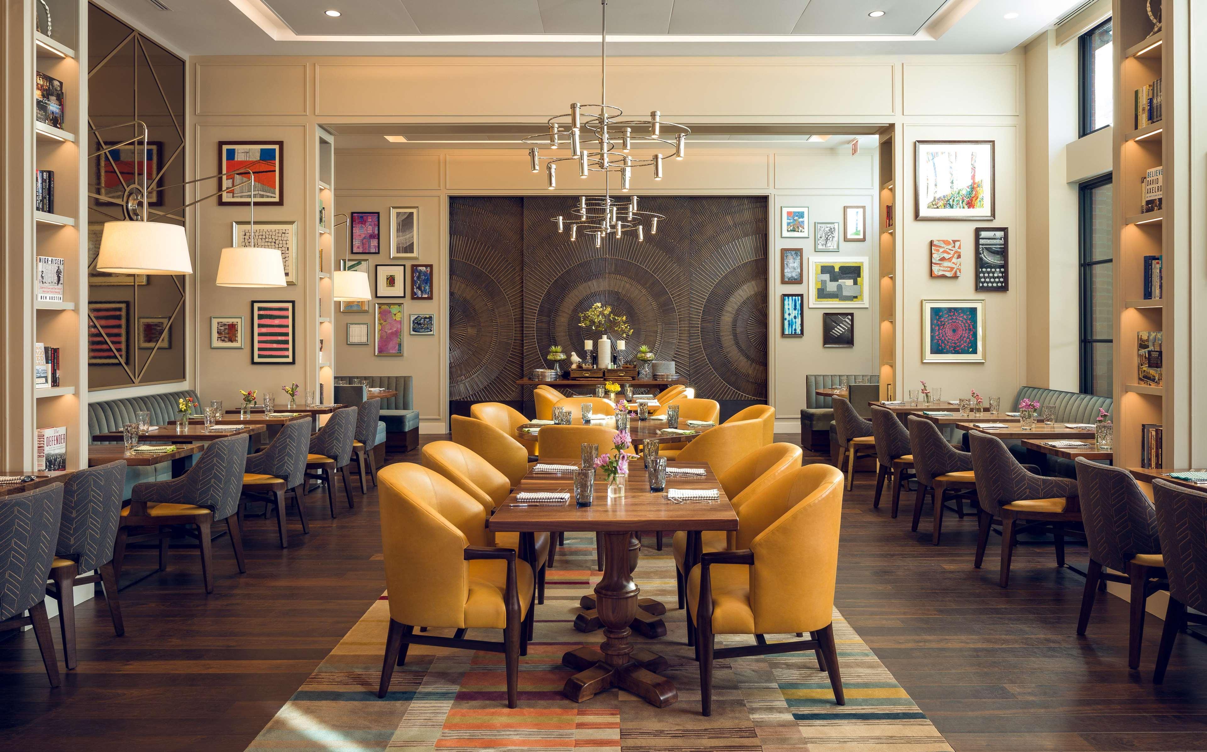 Sophy Hyde Park Hotel Chicago Bagian luar foto