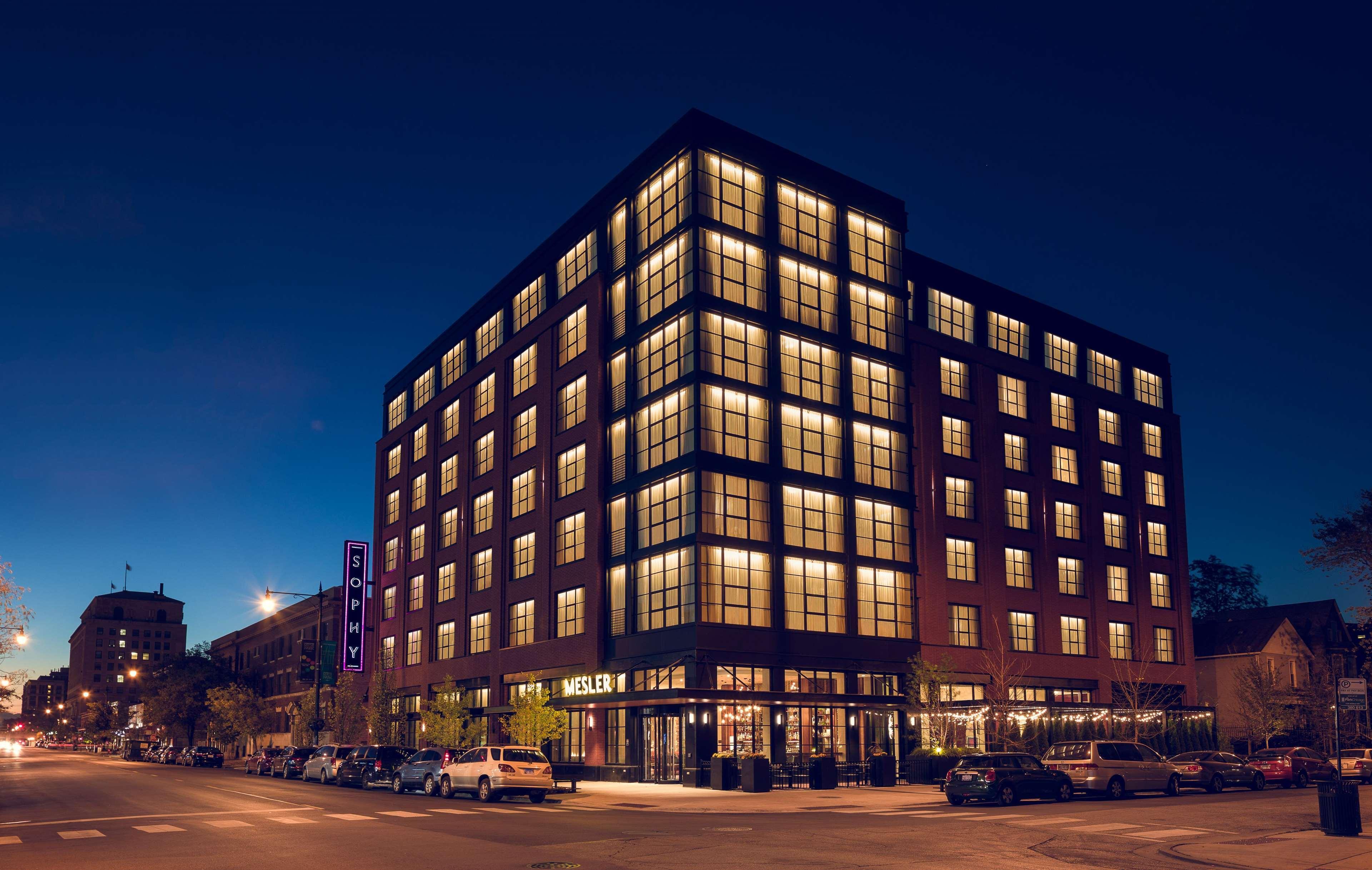 Sophy Hyde Park Hotel Chicago Bagian luar foto