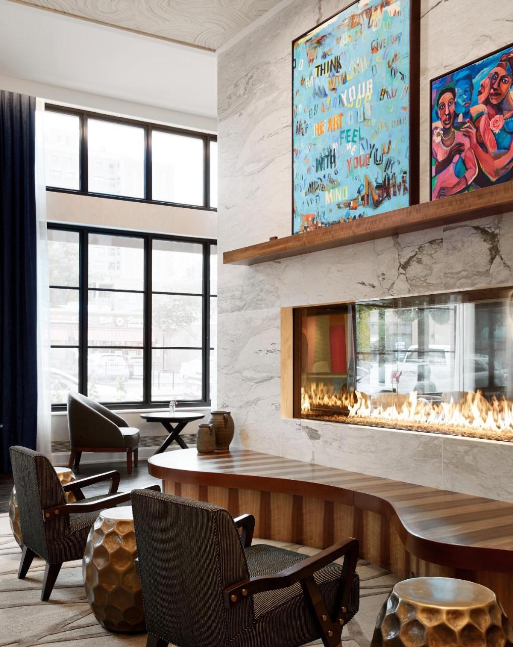 Sophy Hyde Park Hotel Chicago Bagian luar foto