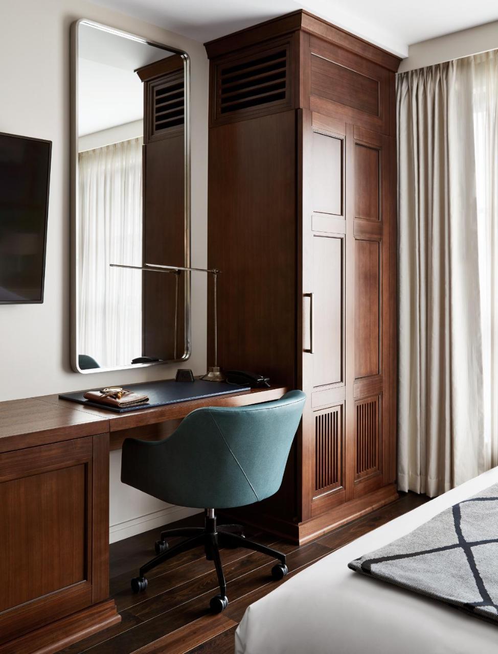 Sophy Hyde Park Hotel Chicago Bagian luar foto
