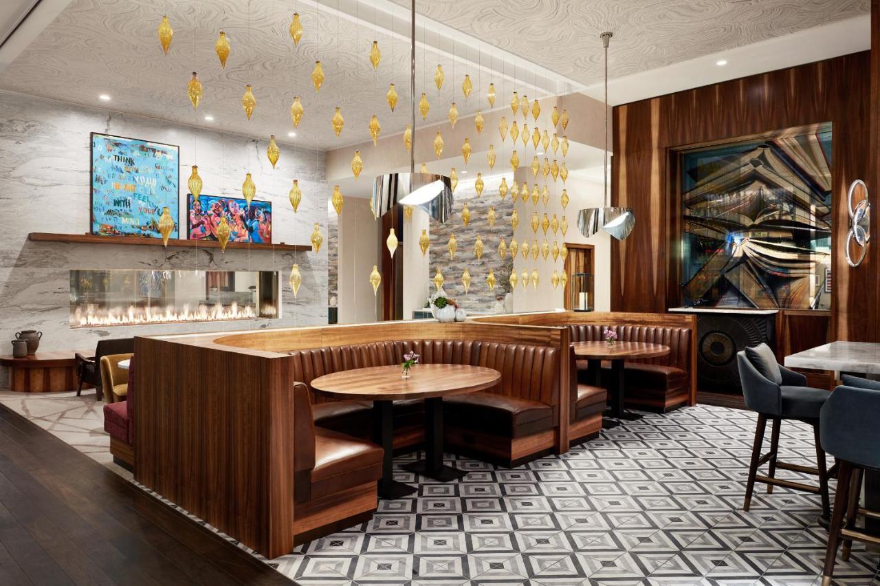 Sophy Hyde Park Hotel Chicago Bagian luar foto